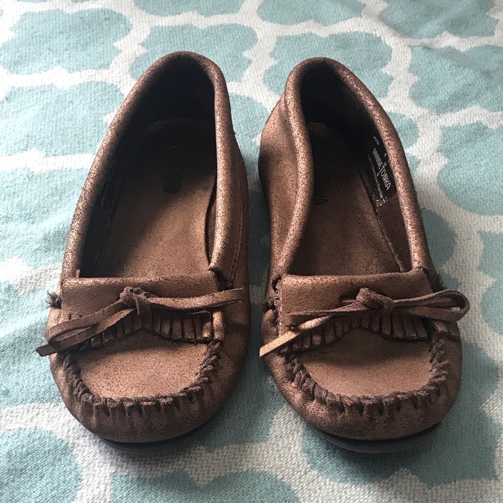 Minnetonka casual shoes